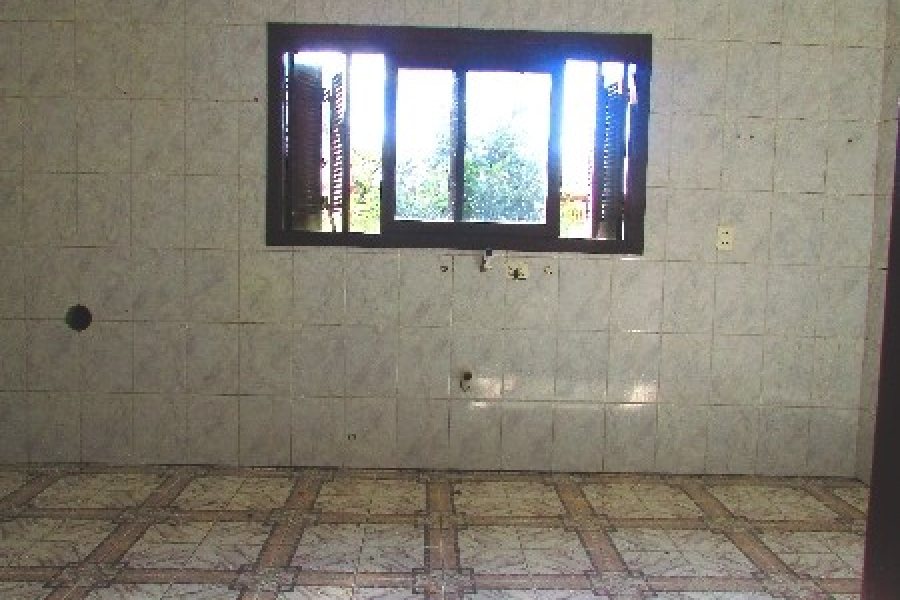 Casa Comercial com 140m², 3 dormitórios, 2 vagas, no bairro Cidade Nova em Caxias do Sul para Comprar