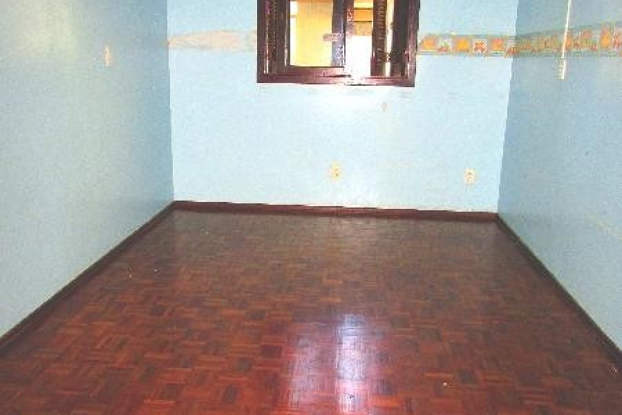 Casa Comercial com 140m², 3 dormitórios, 2 vagas, no bairro Cidade Nova em Caxias do Sul para Comprar