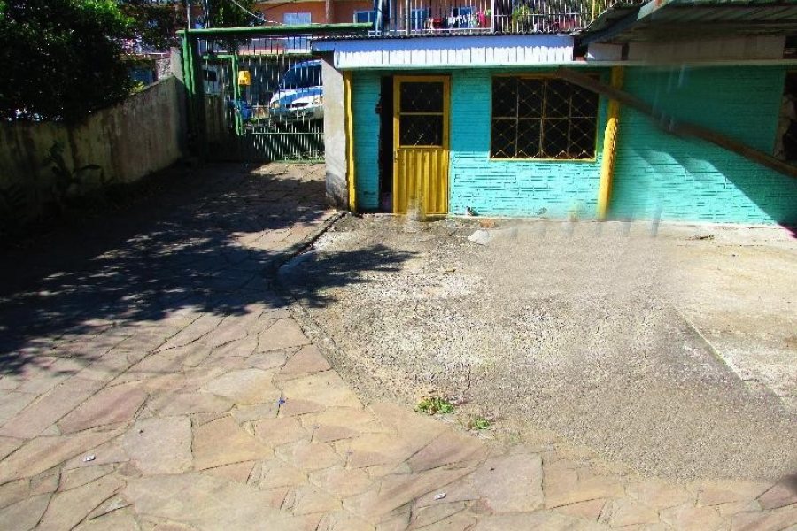 Casa Comercial com 140m², 3 dormitórios, 2 vagas, no bairro Cidade Nova em Caxias do Sul para Comprar
