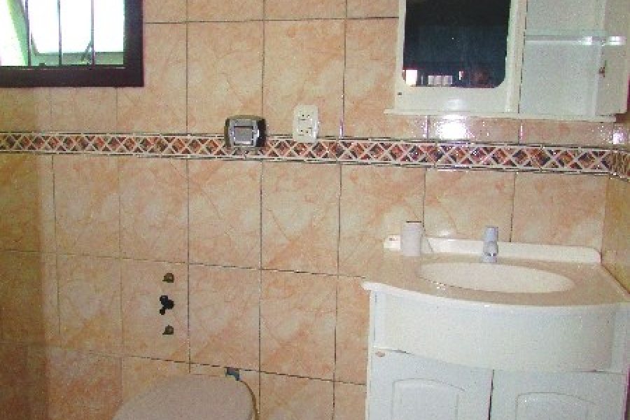 Casa Comercial com 140m², 3 dormitórios, 2 vagas, no bairro Cidade Nova em Caxias do Sul para Comprar