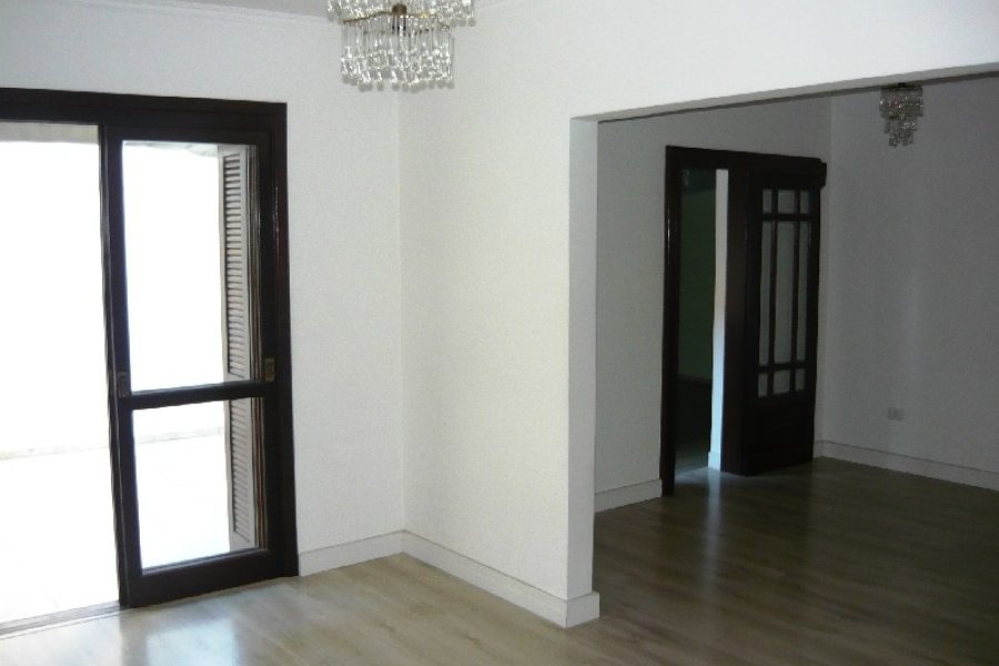 Apartamento com 103m², 2 dormitórios, 1 vaga, no bairro Lourdes em Caxias do Sul para Comprar