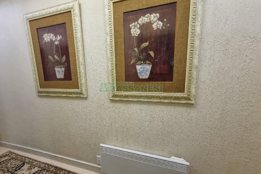 Casa Mobiliada com 330m², 3 dormitórios, 2 vagas, no bairro Petrópolis em Caxias do Sul para Alugar