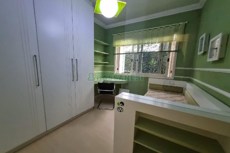 Casa Mobiliada com 330m², 3 dormitórios, 2 vagas, no bairro Petrópolis em Caxias do Sul para Alugar
