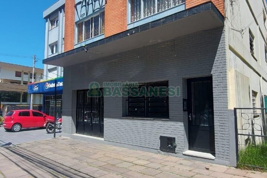 Loja com 130m², no bairro São Leopoldo em Caxias do Sul para Alugar