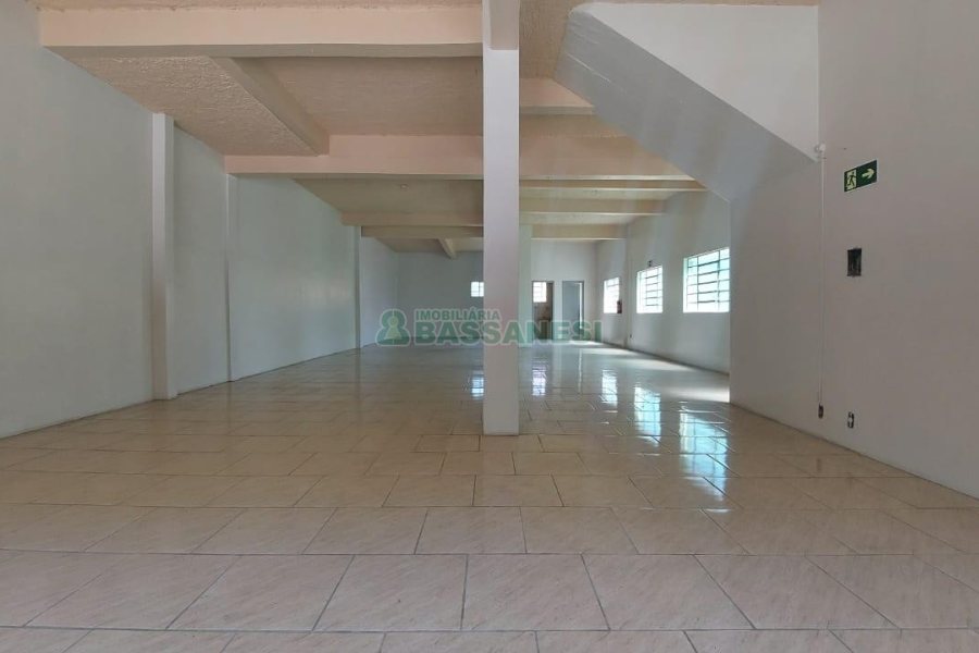 Loja com 130m², no bairro São Leopoldo em Caxias do Sul para Alugar