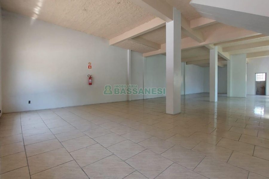 Loja com 130m², no bairro São Leopoldo em Caxias do Sul para Alugar