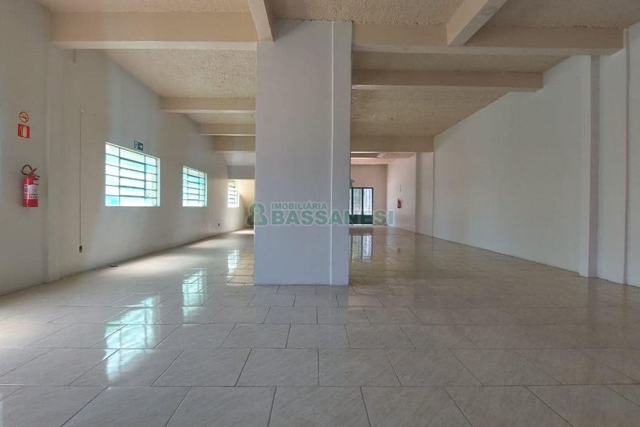 Loja com 130m², no bairro São Leopoldo em Caxias do Sul para Alugar