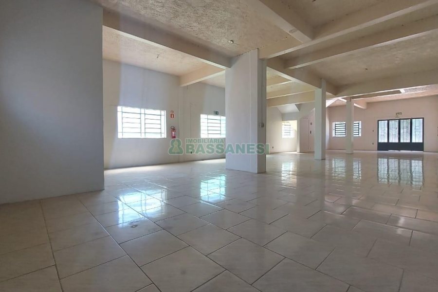 Loja com 130m², no bairro São Leopoldo em Caxias do Sul para Alugar