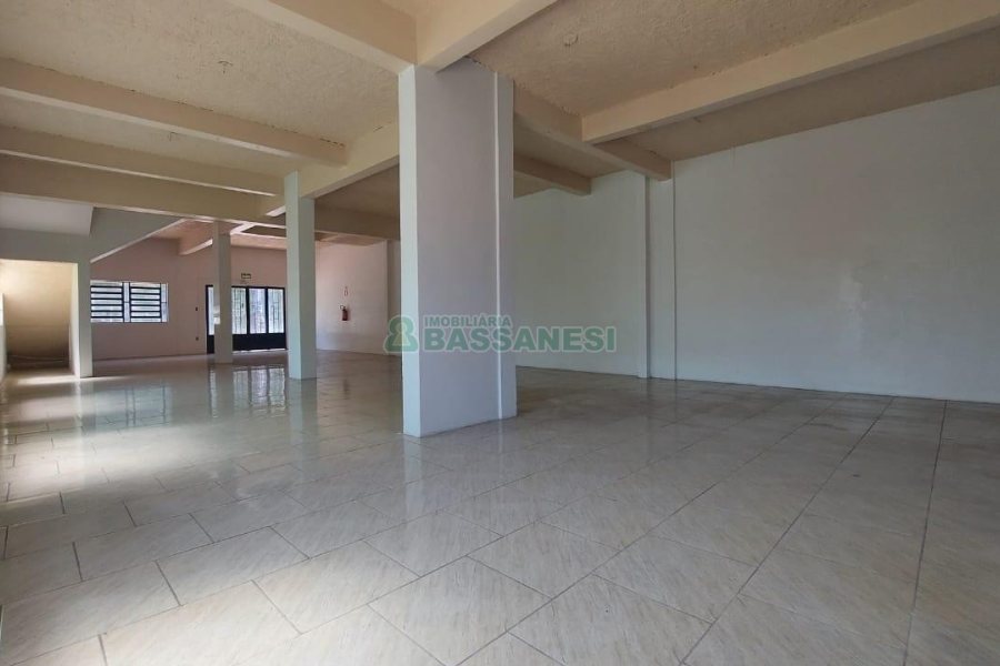 Loja com 130m², no bairro São Leopoldo em Caxias do Sul para Alugar