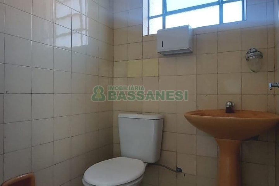 Loja com 130m², no bairro São Leopoldo em Caxias do Sul para Alugar