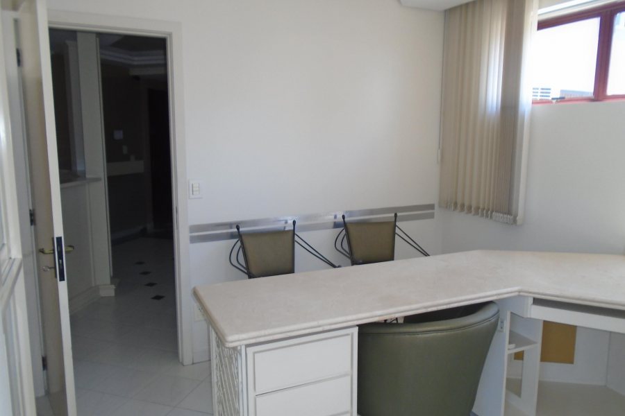 Sala Mobiliada com 56m², 1 vaga, no bairro São Pelegrino em Caxias do Sul para Comprar