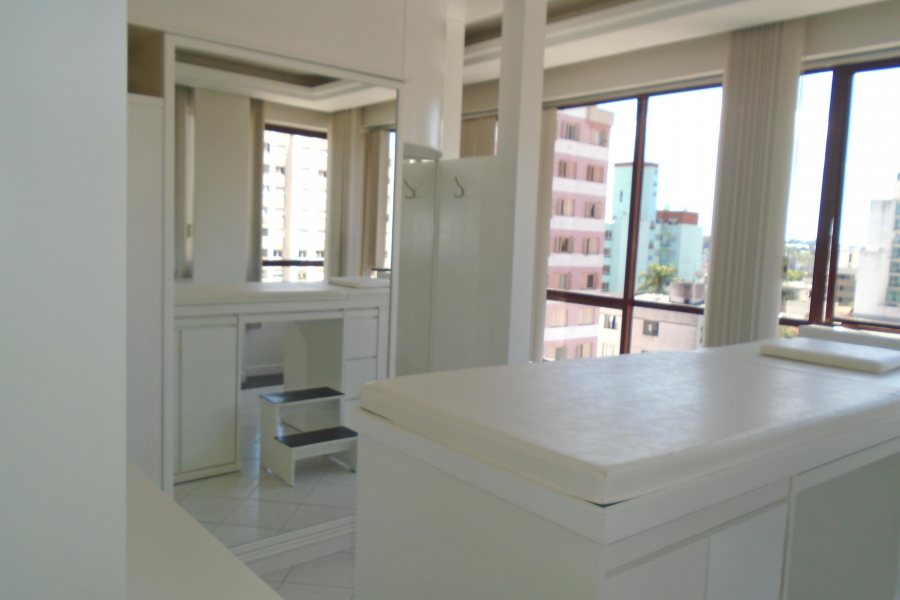 Sala Mobiliada com 56m², 1 vaga, no bairro São Pelegrino em Caxias do Sul para Comprar