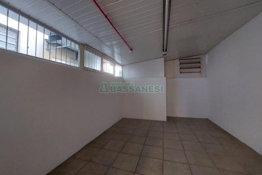 Loja com 120m², no bairro São Pelegrino em Caxias do Sul para Alugar