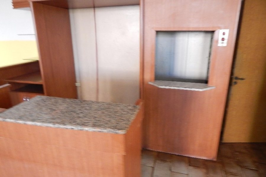 Loja com 311m², no bairro São Leopoldo em Caxias do Sul para Alugar