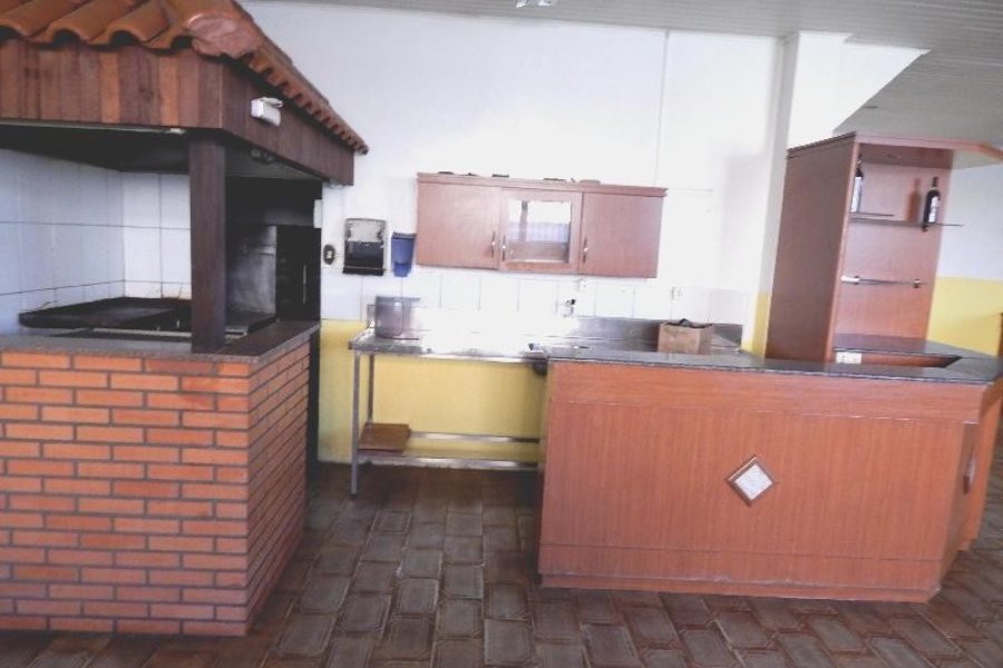 Loja com 311m², no bairro São Leopoldo em Caxias do Sul para Alugar