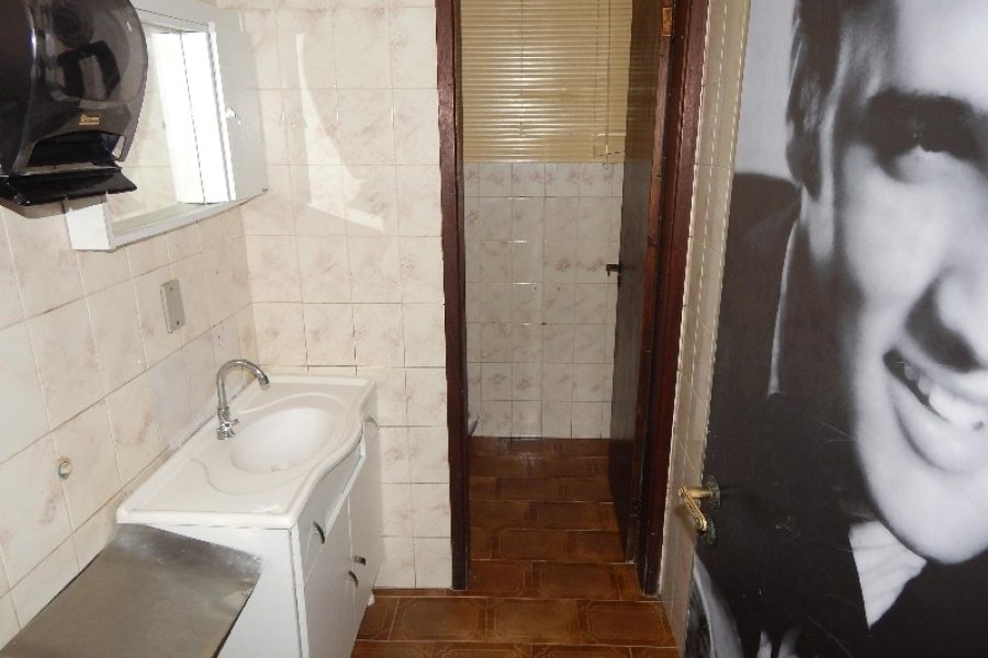 Loja com 311m², no bairro São Leopoldo em Caxias do Sul para Alugar