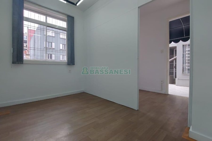 Sala com 25m², no bairro São Pelegrino em Caxias do Sul para Alugar
