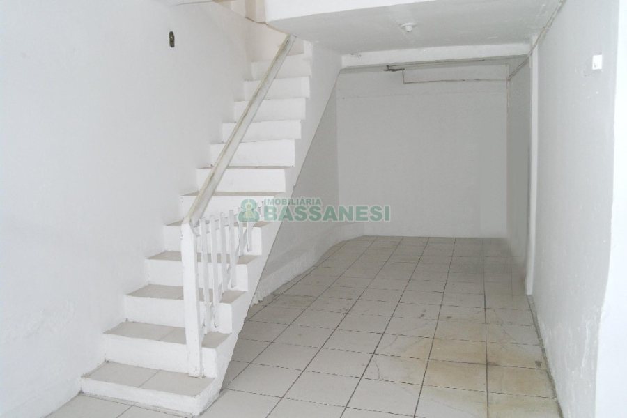 Loja com 76m², no bairro São Pelegrino em Caxias do Sul para Comprar