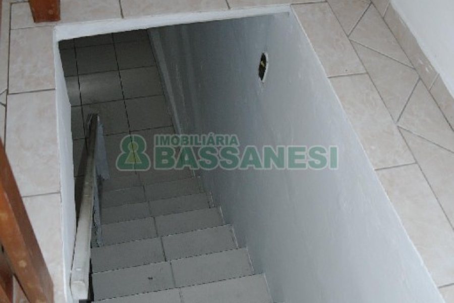 Loja com 76m², no bairro São Pelegrino em Caxias do Sul para Comprar