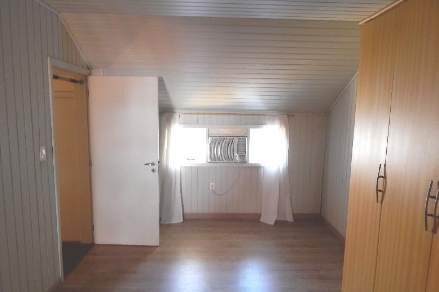 Sobrado com 110m², 3 dormitórios, 2 vagas, no bairro Nossa Senhora da Saúde em Caxias do Sul para Alugar ou Comprar