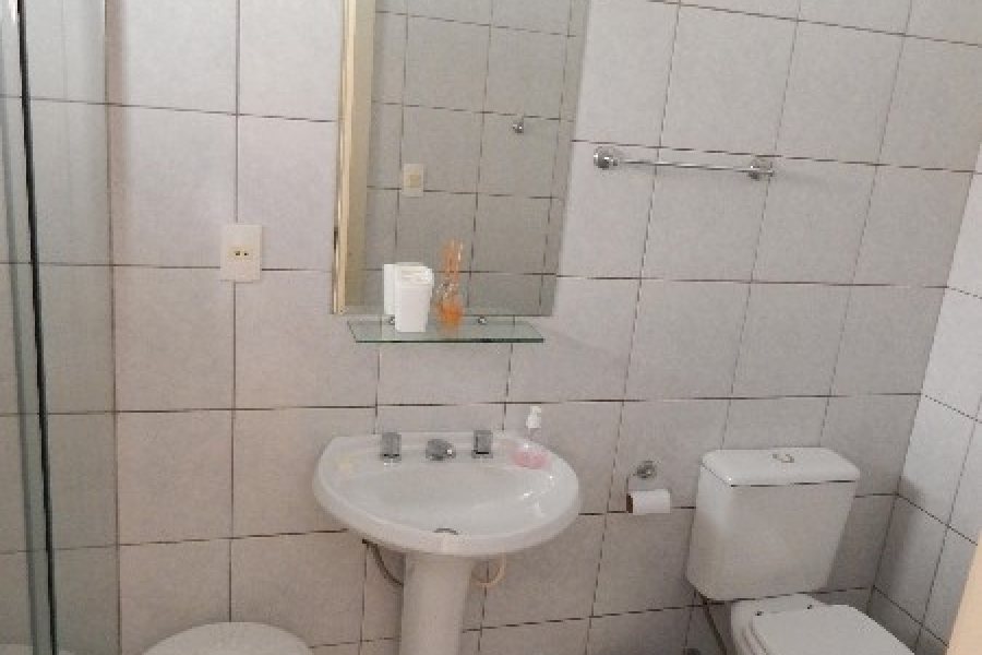 Sobrado com 110m², 3 dormitórios, 2 vagas, no bairro Nossa Senhora da Saúde em Caxias do Sul para Alugar ou Comprar