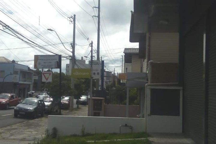 Loja com 120m², no bairro Lourdes em Caxias do Sul para Comprar