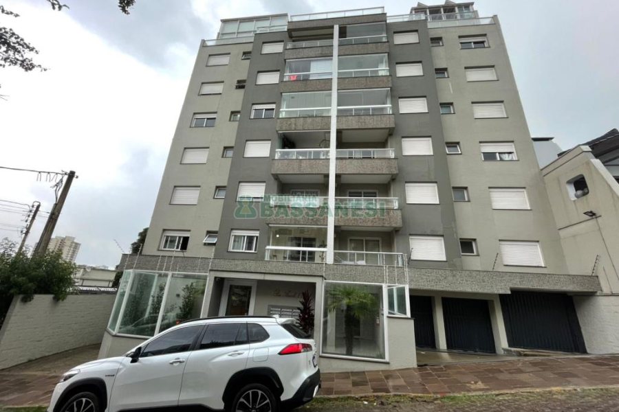 Apto Mobiliado com 148m², 3 dormitórios, 2 vagas, no bairro Madureira em Caxias do Sul para Comprar