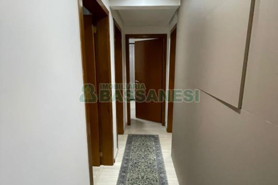 Apto Mobiliado com 148m², 3 dormitórios, 2 vagas, no bairro Madureira em Caxias do Sul para Comprar