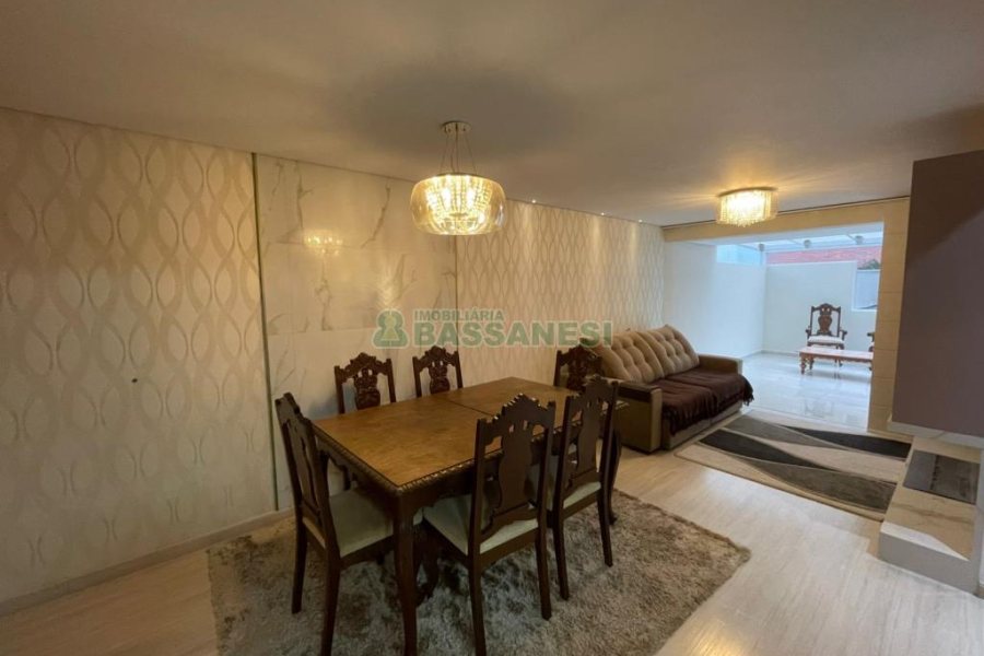 Apto Mobiliado com 148m², 3 dormitórios, 2 vagas, no bairro Madureira em Caxias do Sul para Comprar