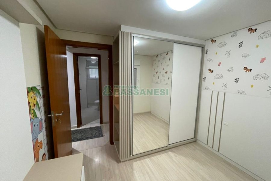 Apto Mobiliado com 148m², 3 dormitórios, 2 vagas, no bairro Madureira em Caxias do Sul para Comprar