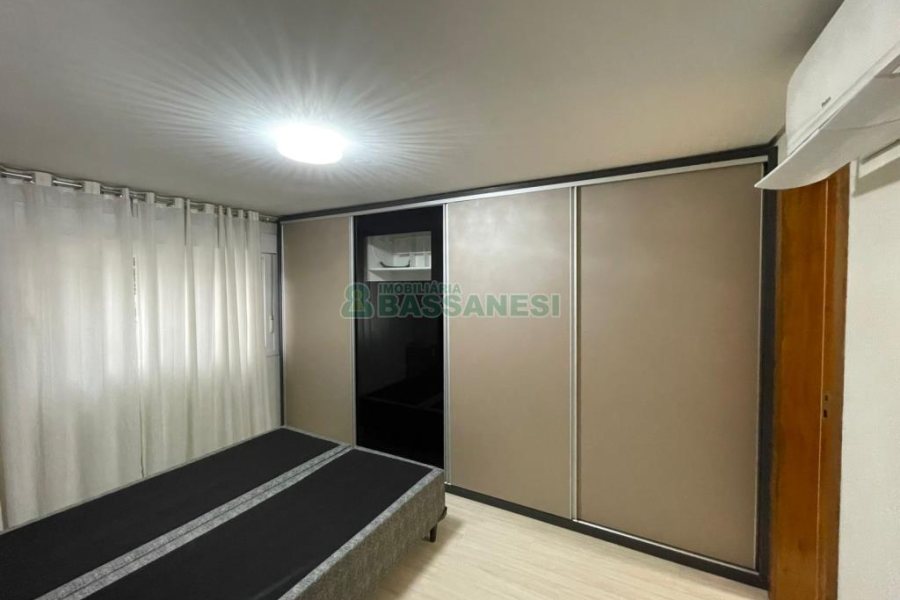 Apto Mobiliado com 148m², 3 dormitórios, 2 vagas, no bairro Madureira em Caxias do Sul para Comprar