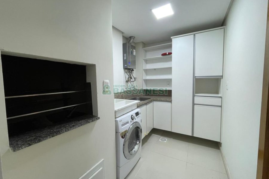 Apto Mobiliado com 148m², 3 dormitórios, 2 vagas, no bairro Madureira em Caxias do Sul para Comprar