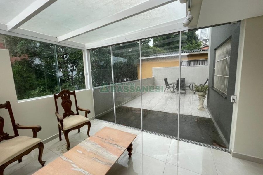 Apto Mobiliado com 148m², 3 dormitórios, 2 vagas, no bairro Madureira em Caxias do Sul para Comprar