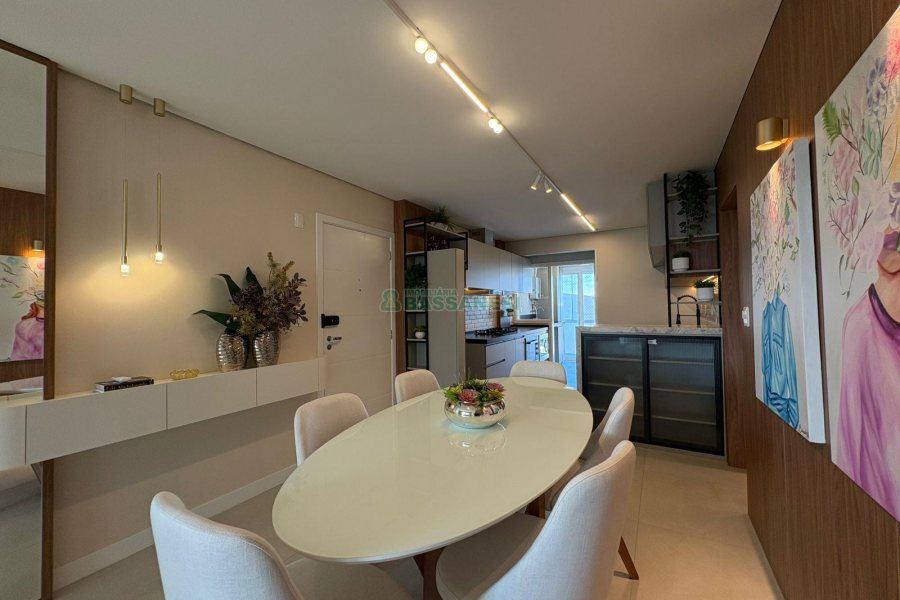 Apartamento com 110m², 3 dormitórios, 2 vagas, no bairro Madureira em Caxias do Sul para Comprar