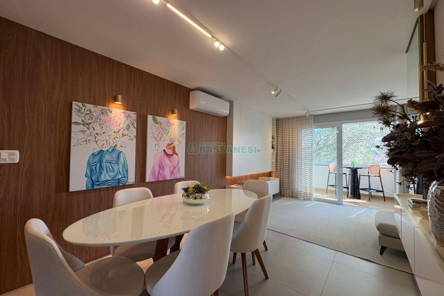 Apartamento com 110m², 3 dormitórios, 2 vagas, no bairro Madureira em Caxias do Sul para Comprar