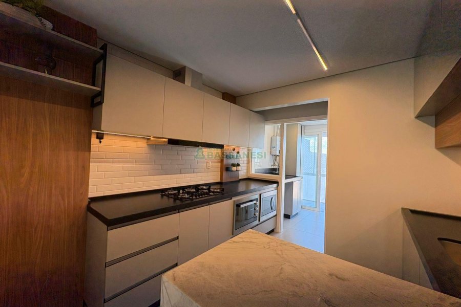 Apartamento com 110m², 3 dormitórios, 2 vagas, no bairro Madureira em Caxias do Sul para Comprar