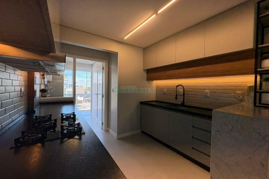 Apartamento com 110m², 3 dormitórios, 2 vagas, no bairro Madureira em Caxias do Sul para Comprar