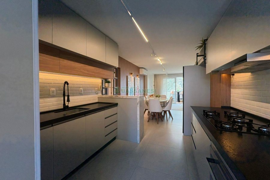 Apartamento com 110m², 3 dormitórios, 2 vagas, no bairro Madureira em Caxias do Sul para Comprar