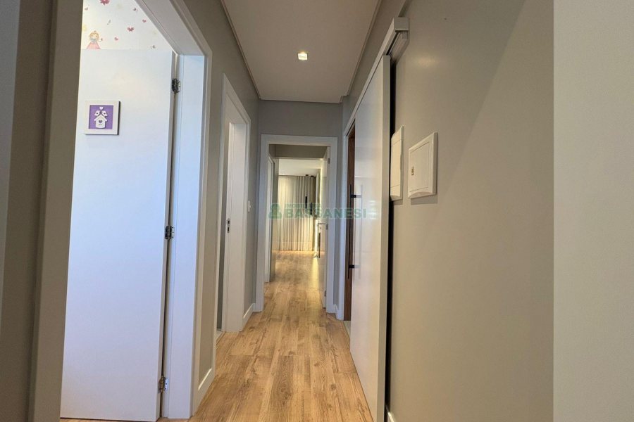 Apartamento com 110m², 3 dormitórios, 2 vagas, no bairro Madureira em Caxias do Sul para Comprar