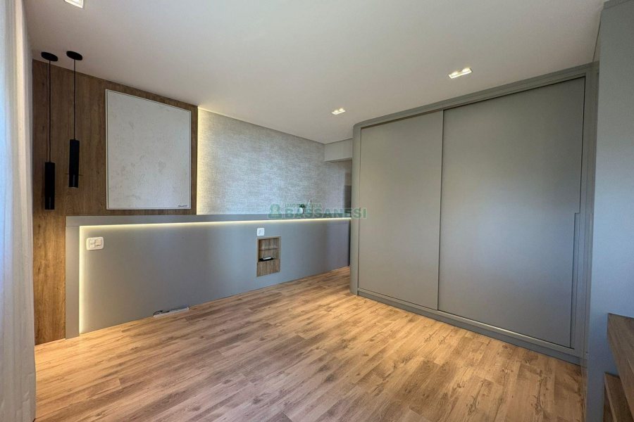 Apartamento com 110m², 3 dormitórios, 2 vagas, no bairro Madureira em Caxias do Sul para Comprar