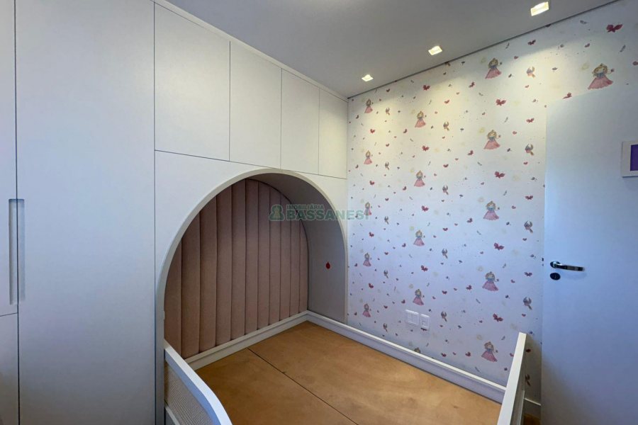 Apartamento com 110m², 3 dormitórios, 2 vagas, no bairro Madureira em Caxias do Sul para Comprar