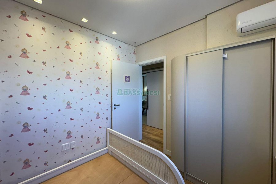 Apartamento com 110m², 3 dormitórios, 2 vagas, no bairro Madureira em Caxias do Sul para Comprar