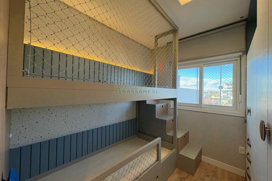 Apartamento com 110m², 3 dormitórios, 2 vagas, no bairro Madureira em Caxias do Sul para Comprar