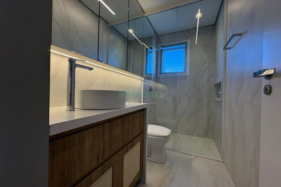 Apartamento com 110m², 3 dormitórios, 2 vagas, no bairro Madureira em Caxias do Sul para Comprar