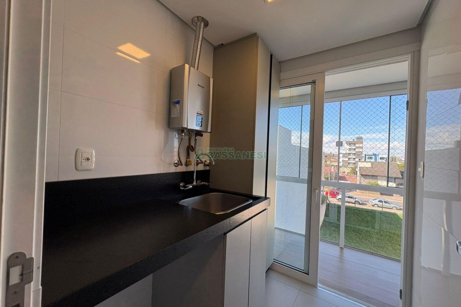 Apartamento com 110m², 3 dormitórios, 2 vagas, no bairro Madureira em Caxias do Sul para Comprar