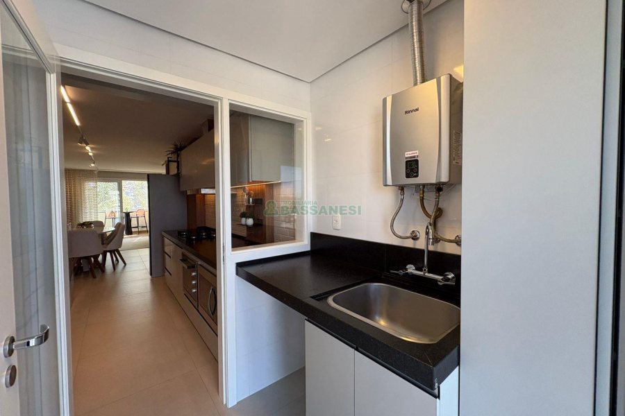 Apartamento com 110m², 3 dormitórios, 2 vagas, no bairro Madureira em Caxias do Sul para Comprar