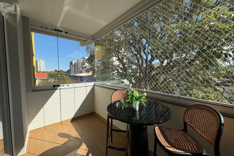 Apartamento com 110m², 3 dormitórios, 2 vagas, no bairro Madureira em Caxias do Sul para Comprar