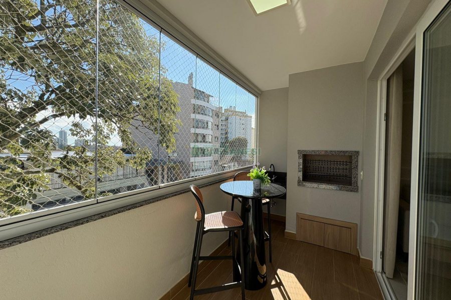 Apartamento com 110m², 3 dormitórios, 2 vagas, no bairro Madureira em Caxias do Sul para Comprar
