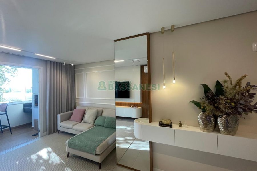 Apartamento com 110m², 3 dormitórios, 2 vagas, no bairro Madureira em Caxias do Sul para Comprar