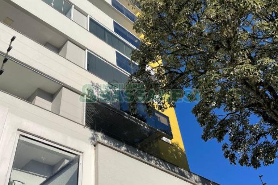 Apartamento com 110m², 3 dormitórios, 2 vagas, no bairro Madureira em Caxias do Sul para Comprar